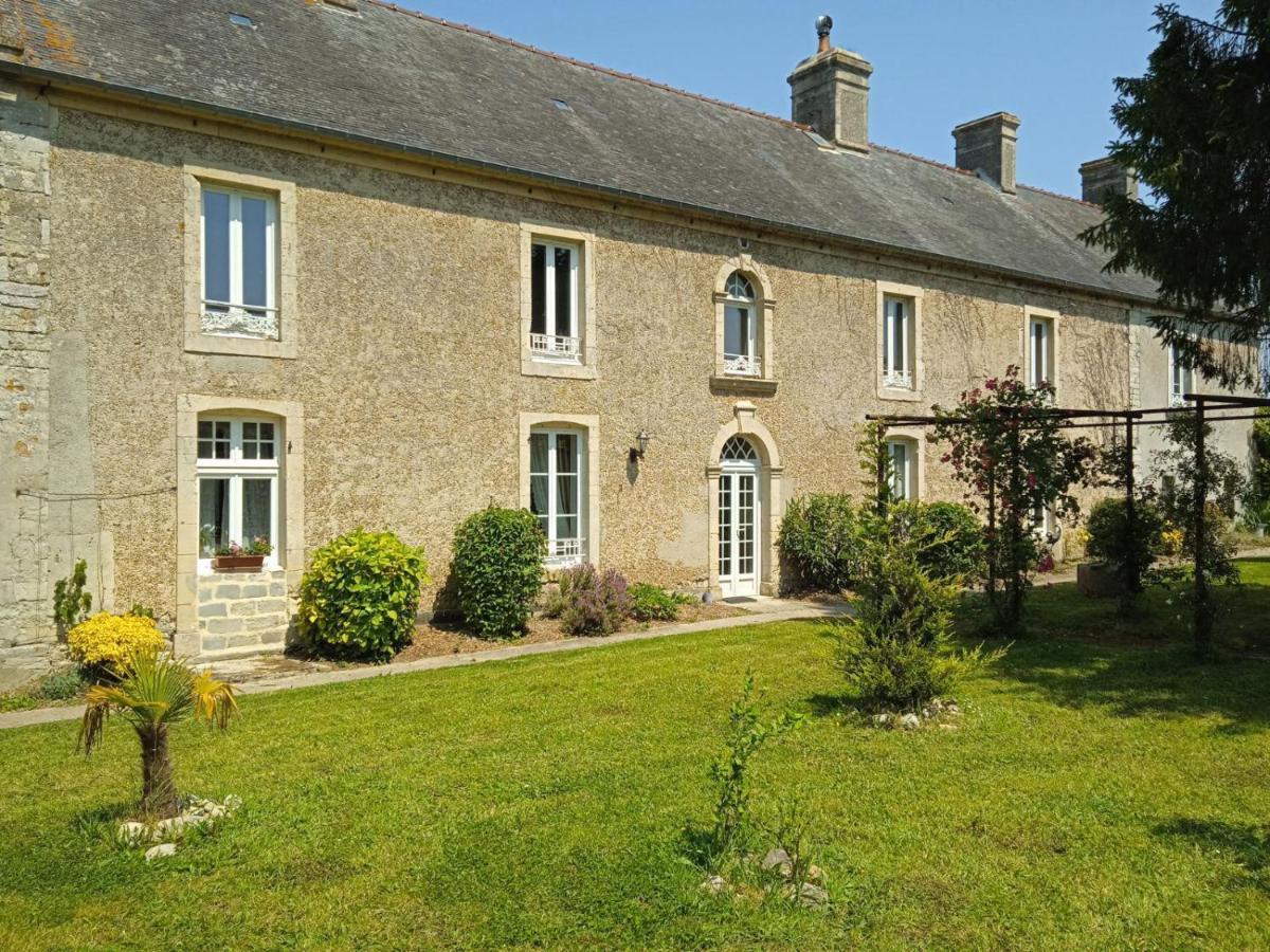 Ferme Aux Leopards Normands Bed & Breakfast Mandeville-en-Bessin Exterior photo
